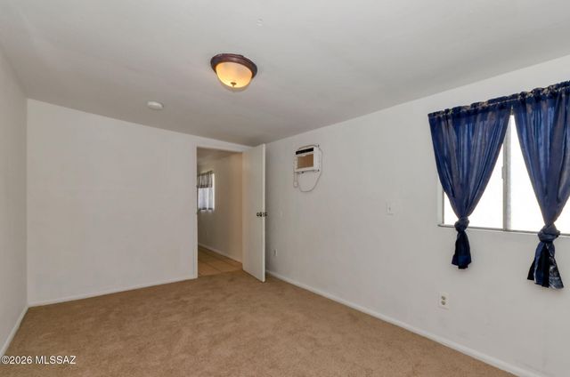 2416 S Forgeus Stravenue, Tucson, AZ 85713