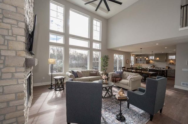 N51W18921 Quietwood DRIVE, Menomonee Falls, WI 53051