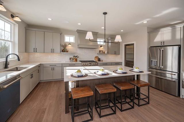 N51W18921 Quietwood DRIVE, Menomonee Falls, WI 53051