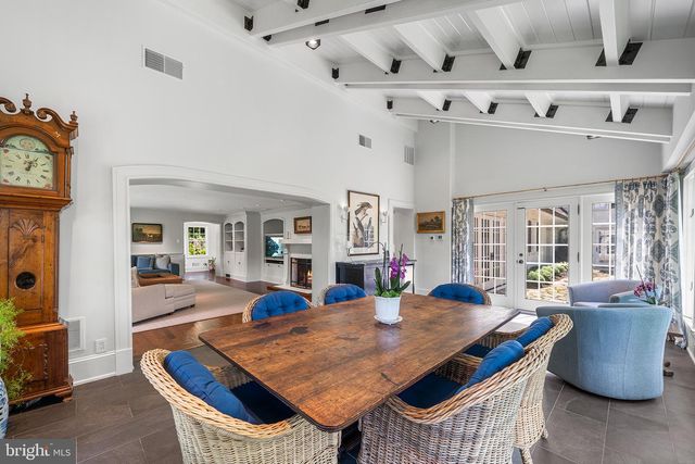 2490 WHITE HORSE RD, Berwyn, PA 19312