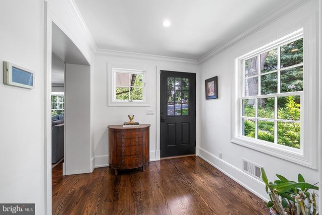 2490 WHITE HORSE RD, Berwyn, PA 19312