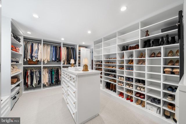 2490 WHITE HORSE RD, Berwyn, PA 19312