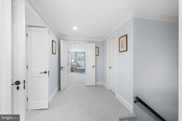 2490 WHITE HORSE RD, Berwyn, PA 19312