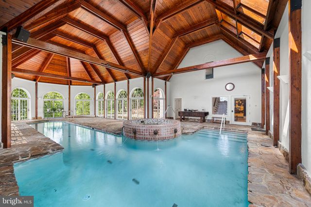 2490 WHITE HORSE RD, Berwyn, PA 19312