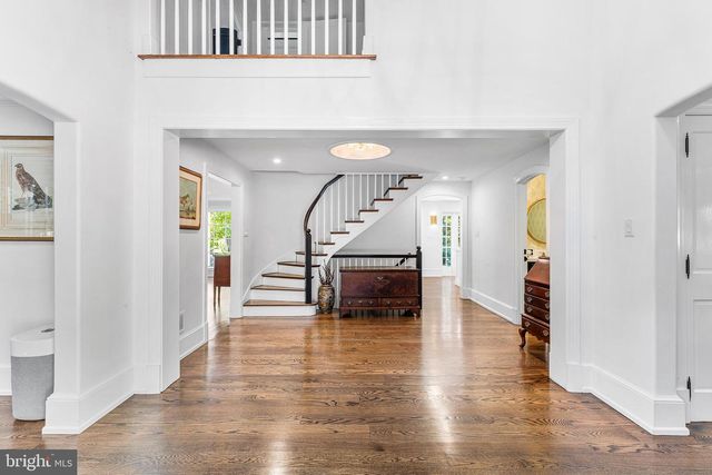 2490 WHITE HORSE RD, Berwyn, PA 19312