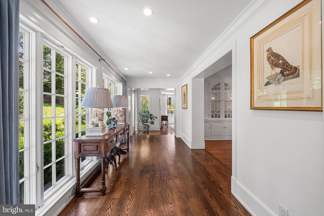 2490 WHITE HORSE RD, Berwyn, PA 19312