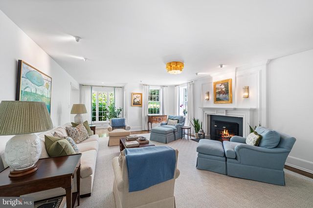 2490 WHITE HORSE RD, Berwyn, PA 19312