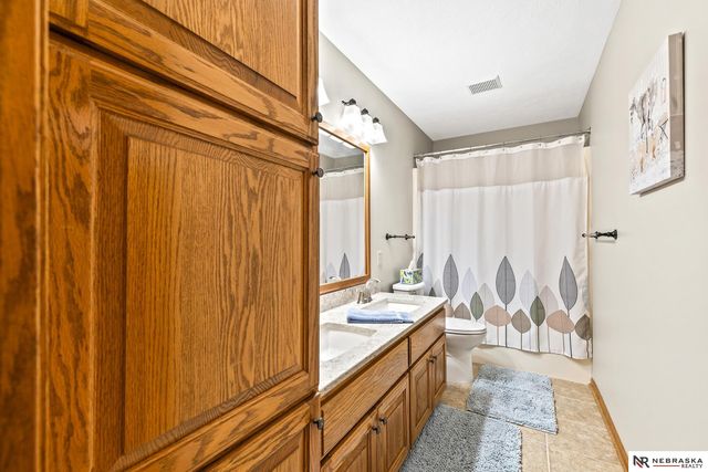 1119 Wood Court, Fremont, NE 68025