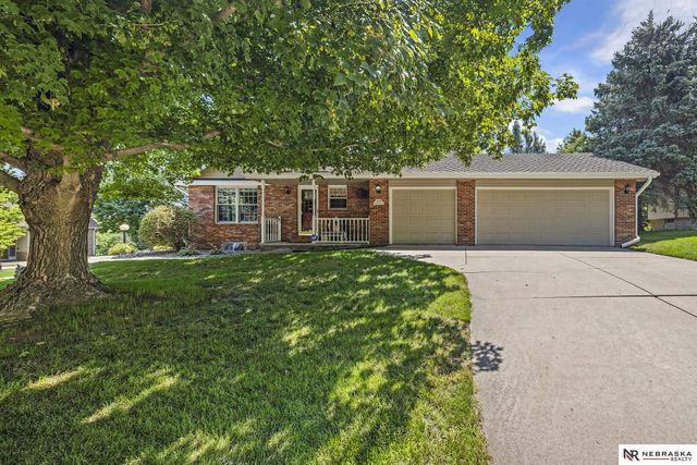 1119 Wood Court, Fremont, NE 68025