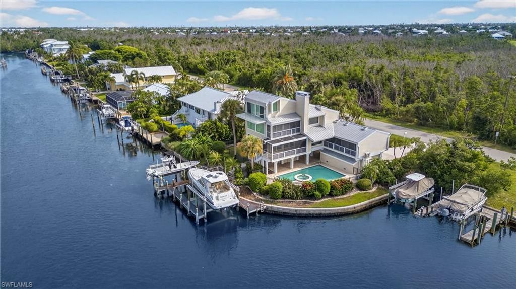 1290 Bay DR, SANIBEL, FL 33957 — exterior