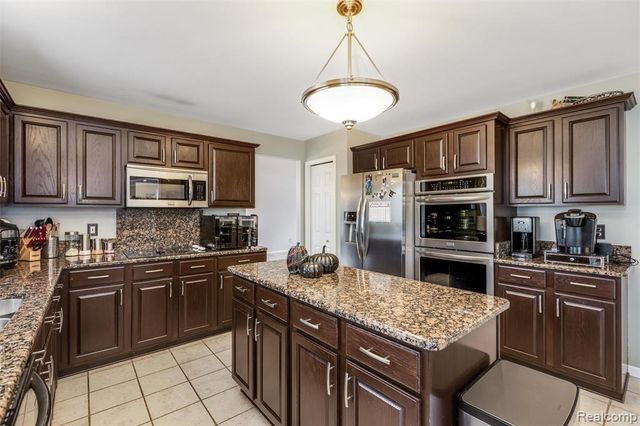 30425 Norwich Drive, Novi, MI 48377