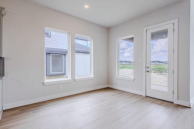 181 Peninsula Point Drive, Montgomery, TX 77356