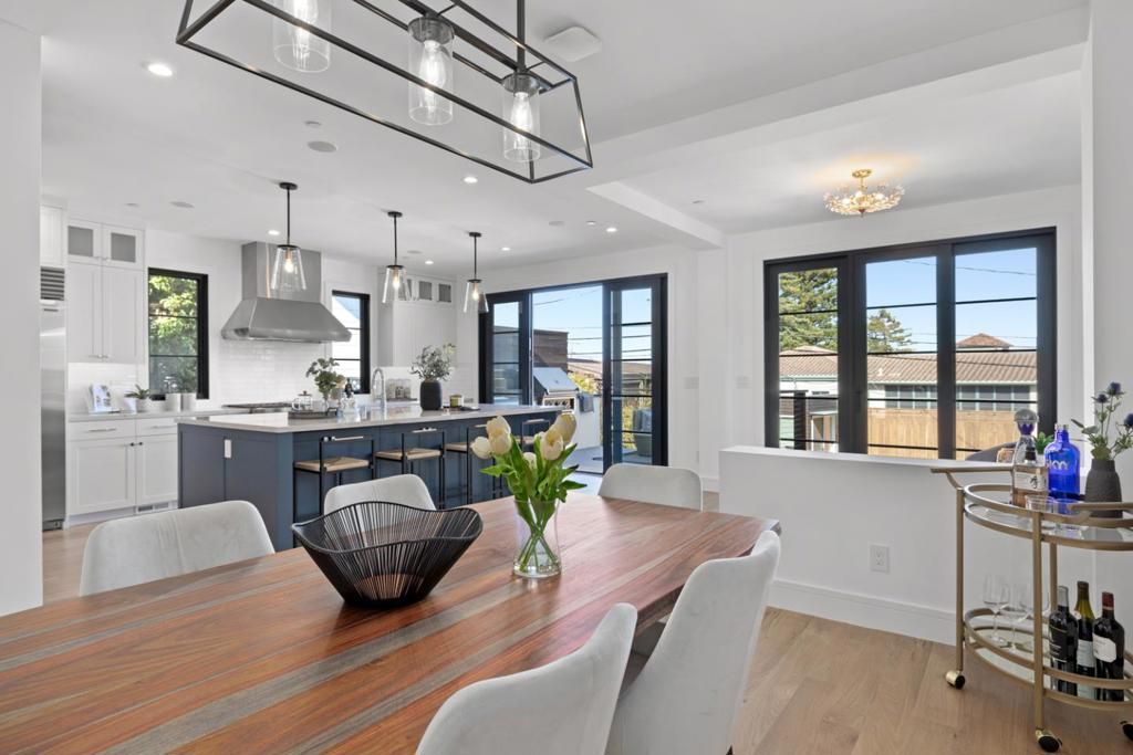 Image 12 of property listing at 611 Nevada Avenue, San Mateo, CA 94402