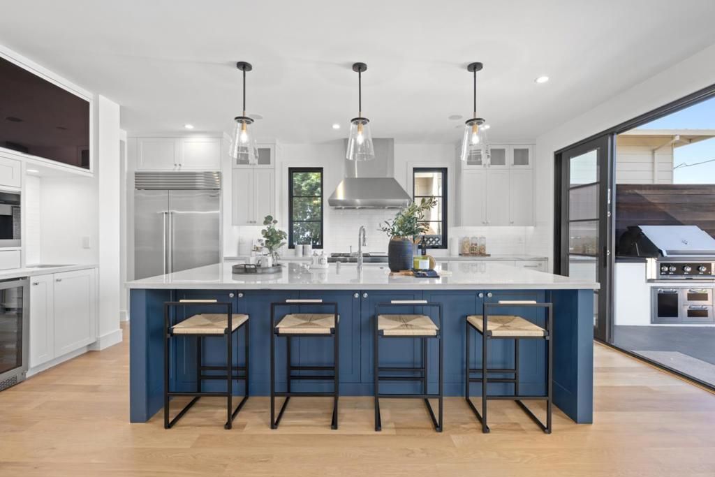 Image 13 of property listing at 611 Nevada Avenue, San Mateo, CA 94402