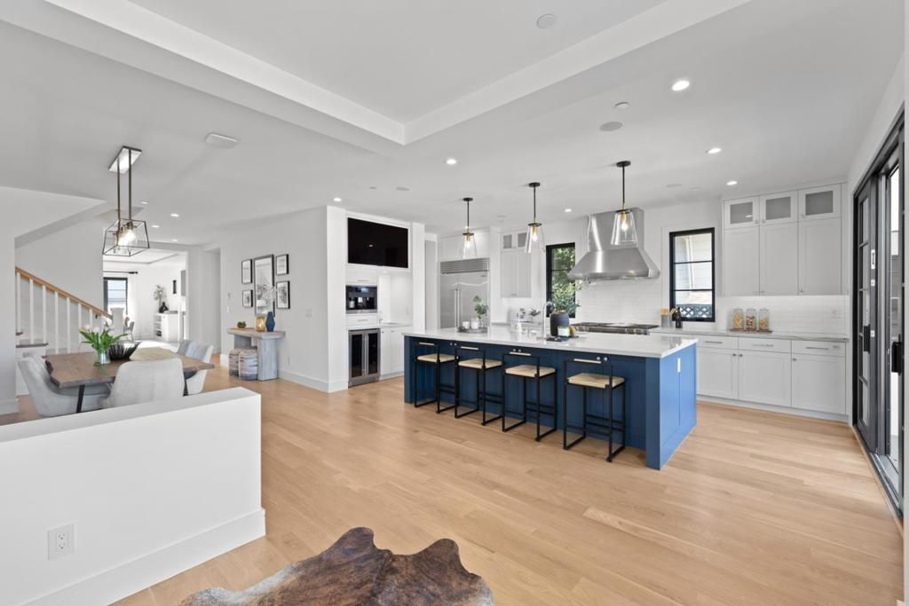 Image 17 of property listing at 611 Nevada Avenue, San Mateo, CA 94402