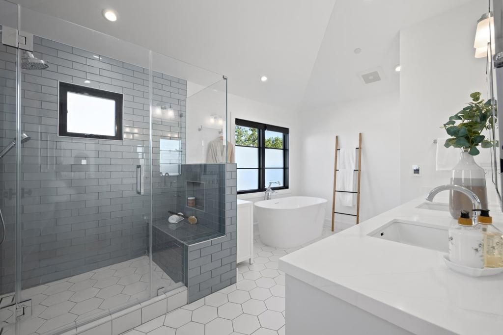 Image 28 of property listing at 611 Nevada Avenue, San Mateo, CA 94402