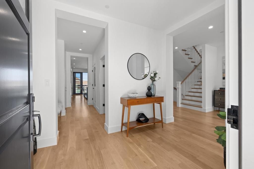 Image 4 of property listing at 611 Nevada Avenue, San Mateo, CA 94402