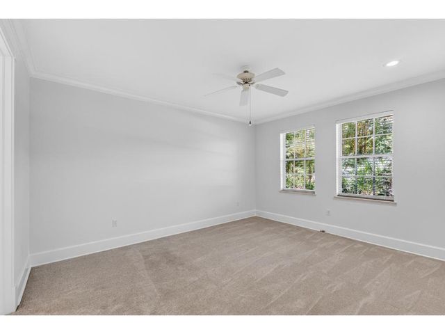814 Carolina Circle SW, Vero Beach, FL 32962
