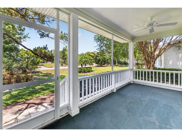 814 Carolina Circle SW, Vero Beach, FL 32962