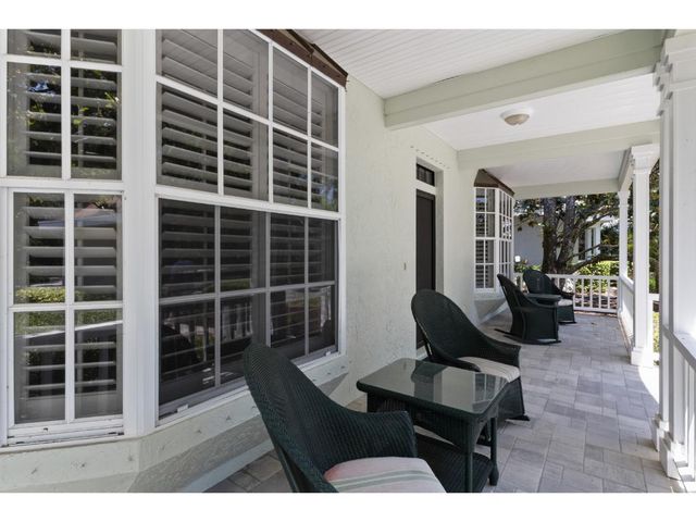 814 Carolina Circle SW, Vero Beach, FL 32962