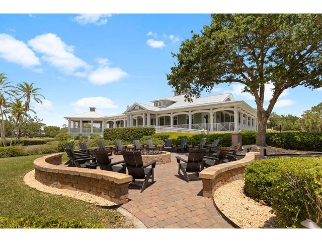 814 Carolina Circle SW, Vero Beach, FL 32962