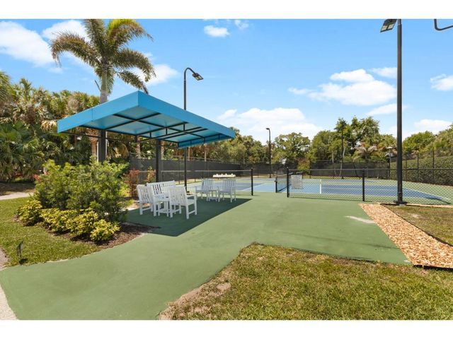 814 Carolina Circle SW, Vero Beach, FL 32962