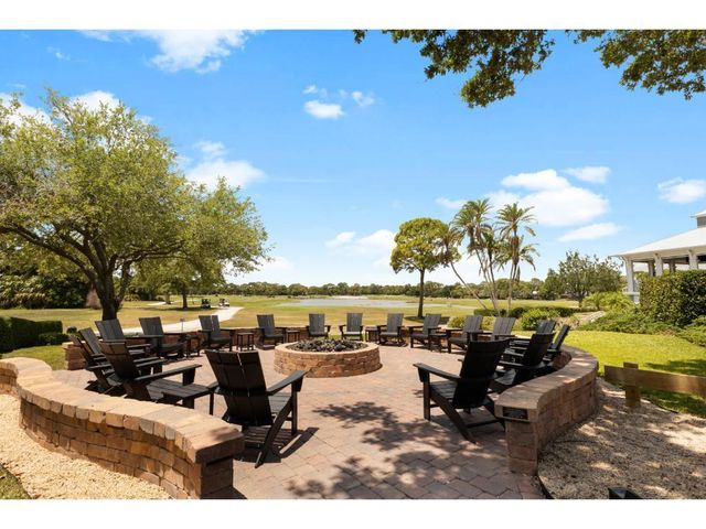 814 Carolina Circle SW, Vero Beach, FL 32962