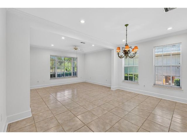 814 Carolina Circle SW, Vero Beach, FL 32962