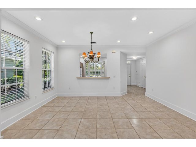 814 Carolina Circle SW, Vero Beach, FL 32962
