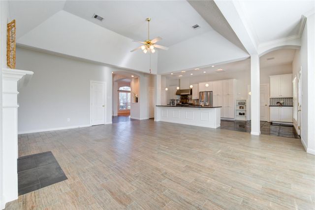 309 Oak Creek Drive, League City, TX 77573