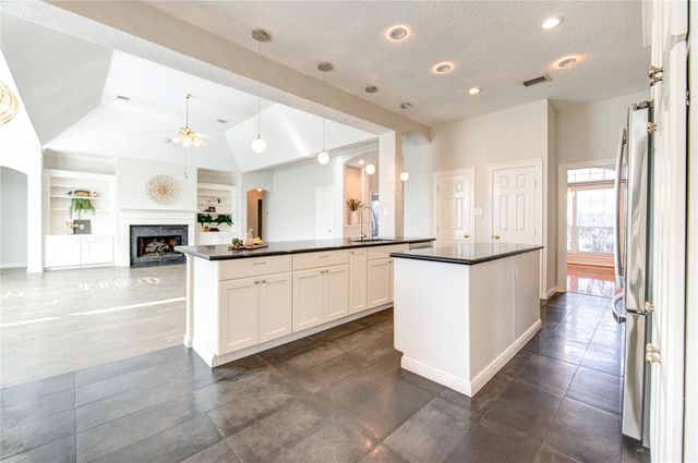 309 Oak Creek Drive, League City, TX 77573