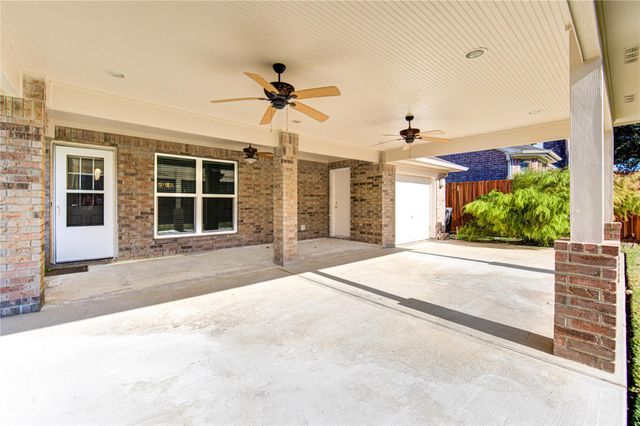 309 Oak Creek Drive, League City, TX 77573