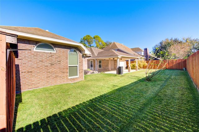 309 Oak Creek Drive, League City, TX 77573