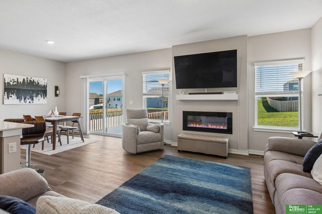 6417 Clear Creek Street, Papillion, NE 68157