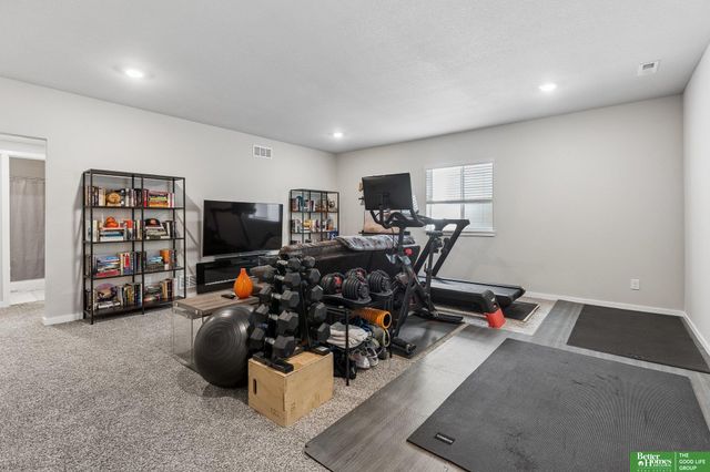6417 Clear Creek Street, Papillion, NE 68157