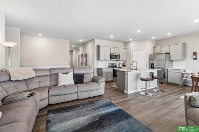 6417 Clear Creek Street, Papillion, NE 68157