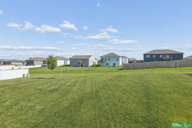 6417 Clear Creek Street, Papillion, NE 68157