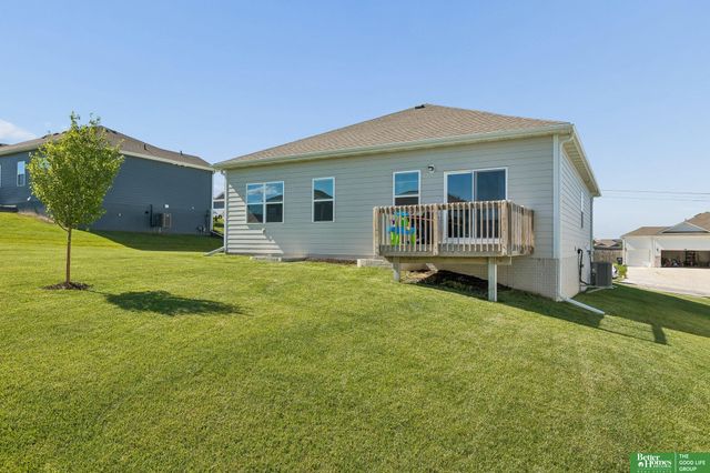 6417 Clear Creek Street, Papillion, NE 68157