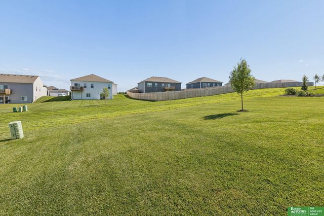 6417 Clear Creek Street, Papillion, NE 68157