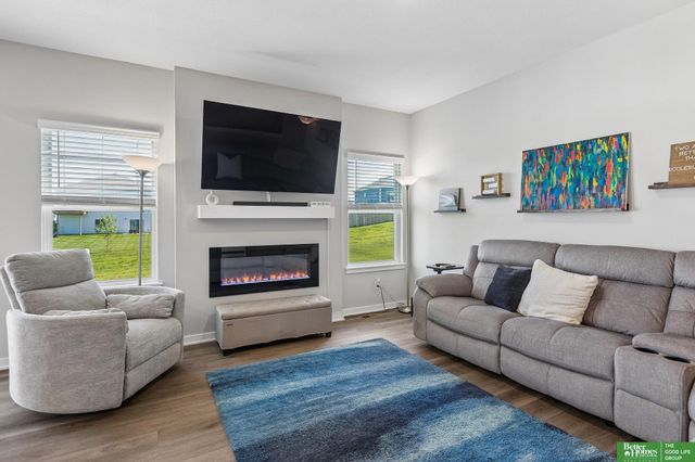 6417 Clear Creek Street, Papillion, NE 68157