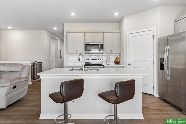 6417 Clear Creek Street, Papillion, NE 68157