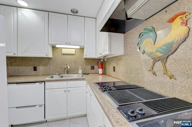 1225 River Road 2B, Edgewater, NJ 07020