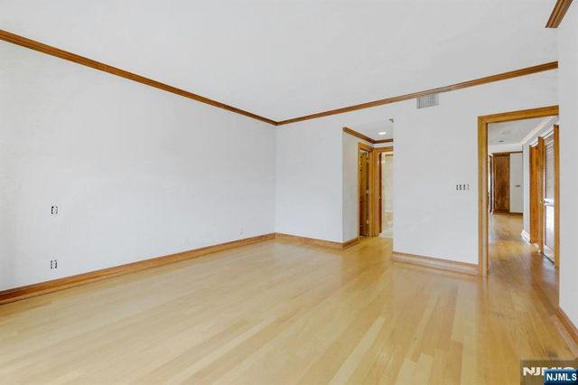 1225 River Road 2B, Edgewater, NJ 07020