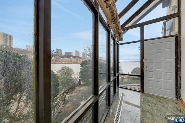 1225 River Road 2B, Edgewater, NJ 07020