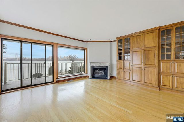 1225 River Road 2B, Edgewater, NJ 07020