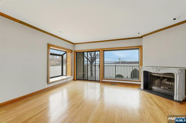 1225 River Road 2B, Edgewater, NJ 07020