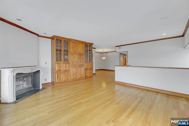 1225 River Road 2B, Edgewater, NJ 07020