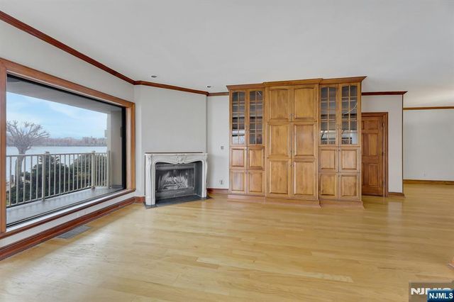 1225 River Road 2B, Edgewater, NJ 07020