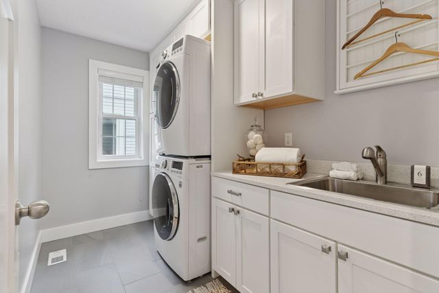 1852 James Avenue, Saint Paul, MN 55105