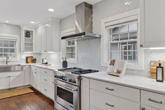 1852 James Avenue, Saint Paul, MN 55105